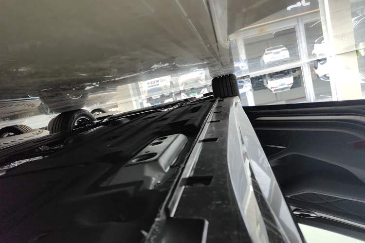 Used Geely Auto Preface 2026 Model Oriental Yao 1.5TD Fuyao Edition Left Side Sill