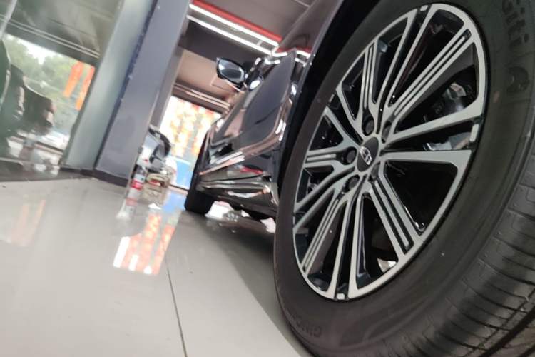 Used Geely Auto Preface 2026 Model Oriental Yao 1.5TD Fuyao Edition Left Side Sill