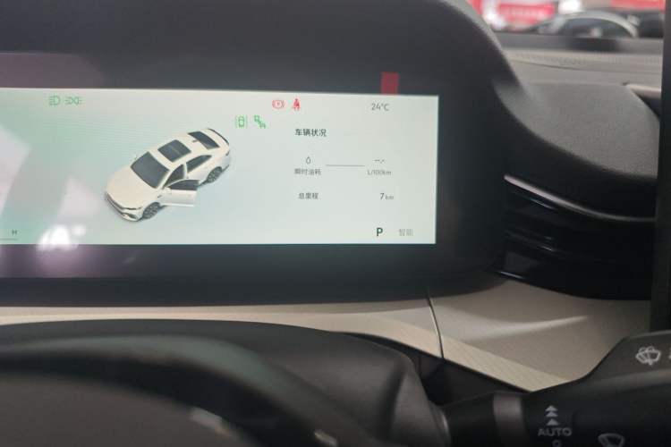 Used Geely Auto Preface 2026 Model Oriental Yao 1.5TD Fuyao Edition Odometer Close Up