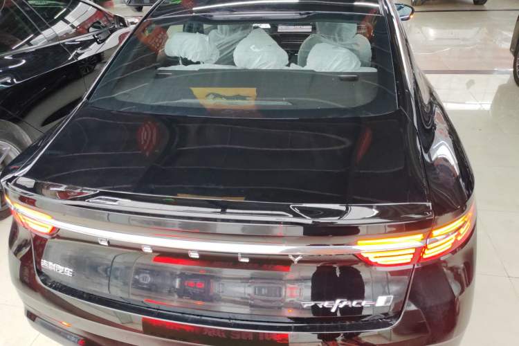 Used Geely Auto Preface 2026 Model Oriental Yao 1.5TD Kunlun Edition Rear