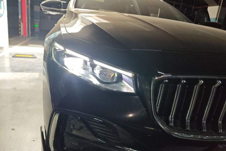 Used Geely Auto Preface 2026 Model Oriental Yao 1.5TD Kunlun Edition Right Front Headlight