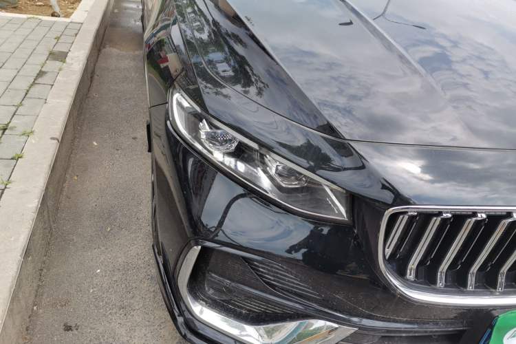 Used Geely Auto Preface 2026 Model Oriental Yao 1.5TD Kunlun Edition Right Front Headlight