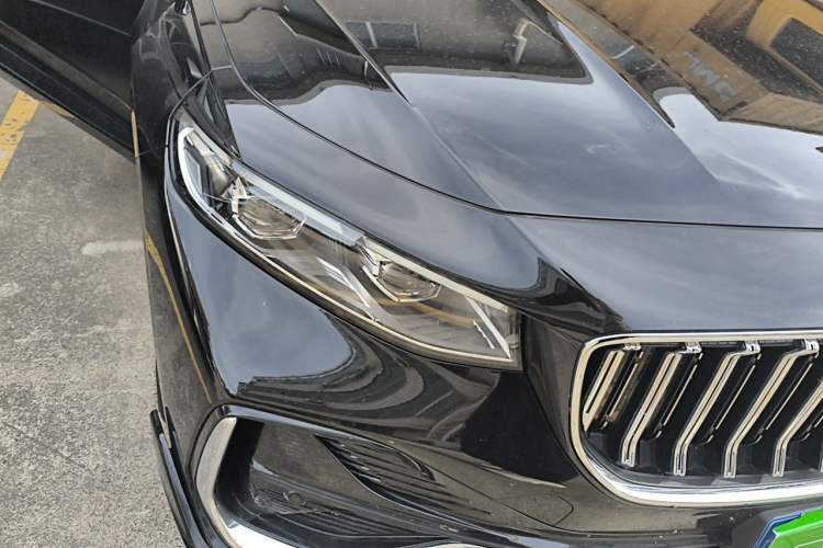 Used Geely Auto Preface 2026 Model Oriental Yao 1.5TD Kunlun Edition Right Front Headlight