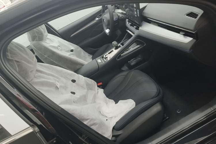 Used Geely Auto Preface 2026 Model Oriental Yao 1.5TD Fuyao Edition Right Front Seat