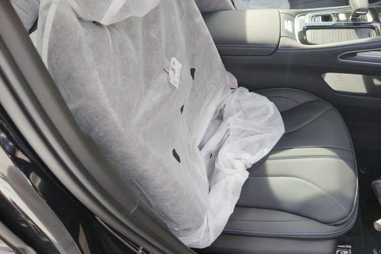 Used Geely Auto Preface 2026 Model Oriental Yao 1.5TD Fuyao Edition Right Front Seat