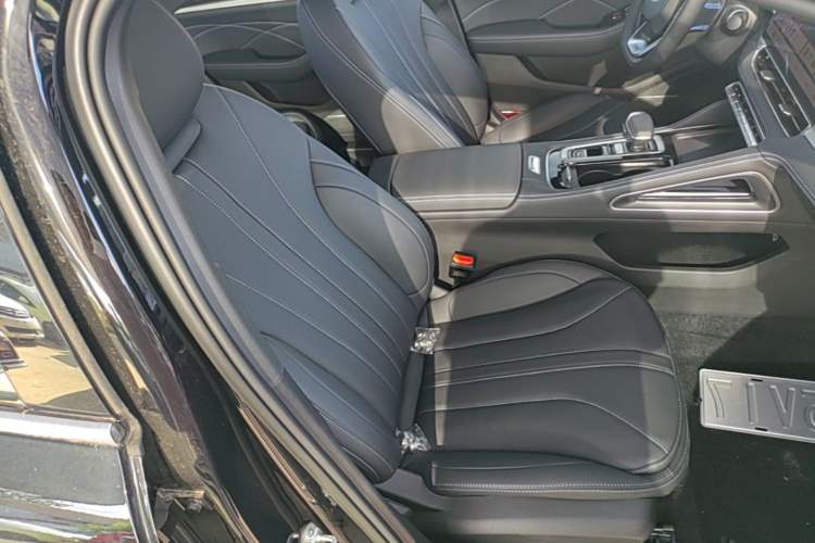 Used Geely Auto Preface 2026 Model Oriental Yao 1.5TD Fuyao Edition Right Front Seat