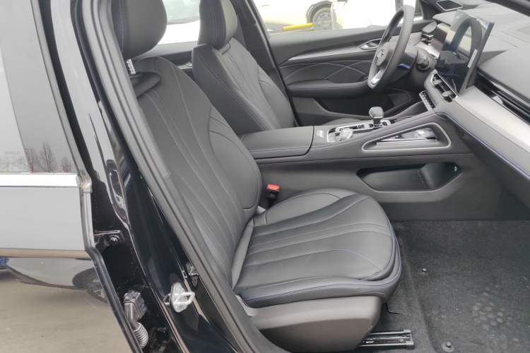 Used Geely Auto Preface 2026 Model Oriental Yao 1.5TD Fuyao Edition Right Front Seat