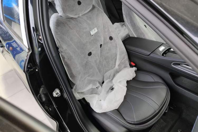 Used Geely Auto Preface 2026 Model Oriental Yao 1.5TD Fuyao Edition Right Front Seat