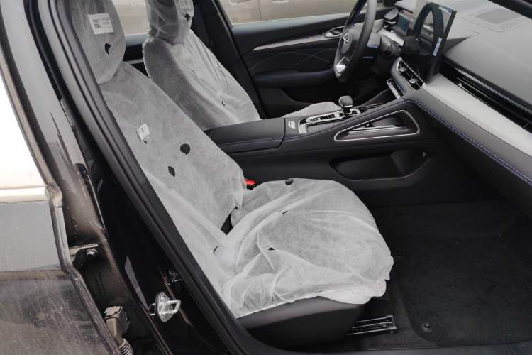 Used Geely Auto Preface 2026 Model Oriental Yao 1.5TD Fuyao Edition Right Front Seat