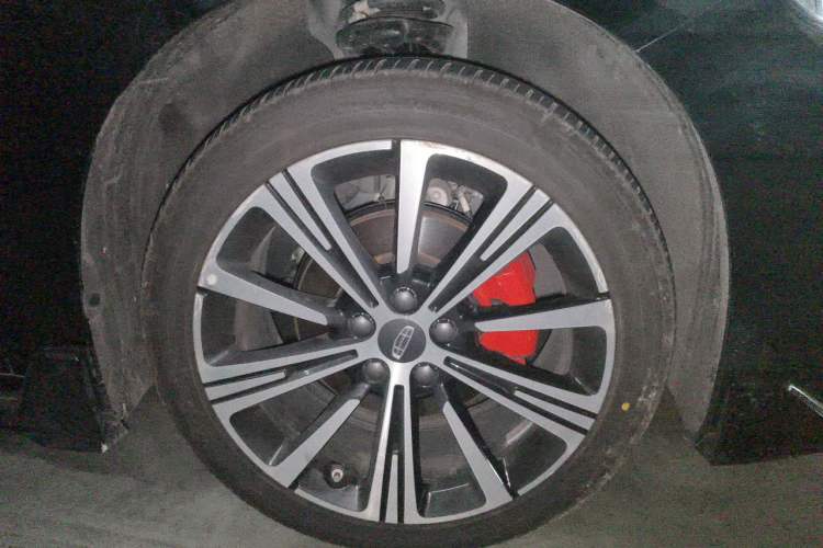 Used Geely Auto Preface 2026 Model Oriental Yao 2.0TD Xiaohan Edition Right Front Wheel Hub