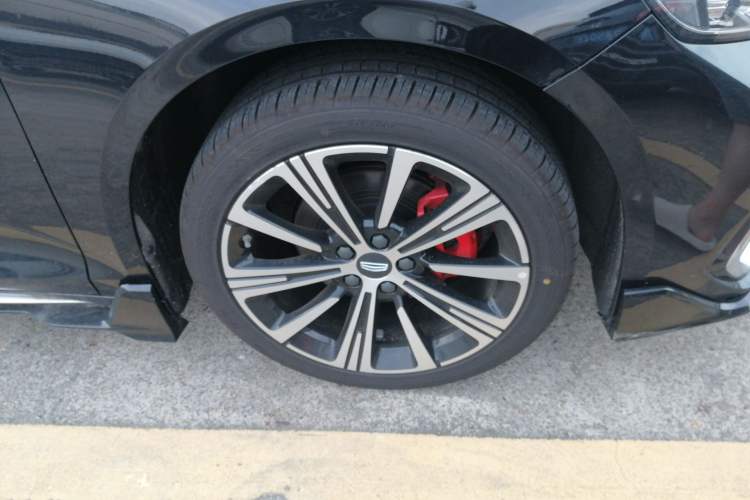 Used Geely Auto Preface 2026 Model Oriental Yao 1.5TD Kunlun Edition Right Front Wheel Hub