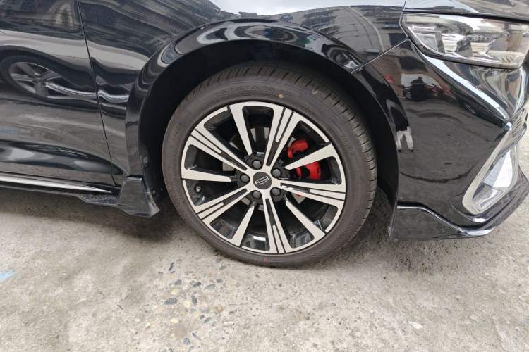 Used Geely Auto Preface 2026 Model Oriental Yao 1.5TD Kunlun Edition Right Front Wheel Hub