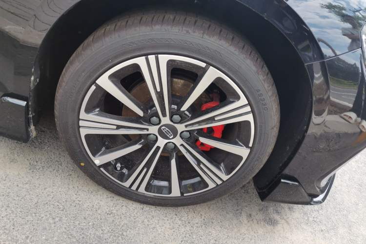 Used Geely Auto Preface 2026 Model Oriental Yao 1.5TD Kunlun Edition Right Front Wheel Hub