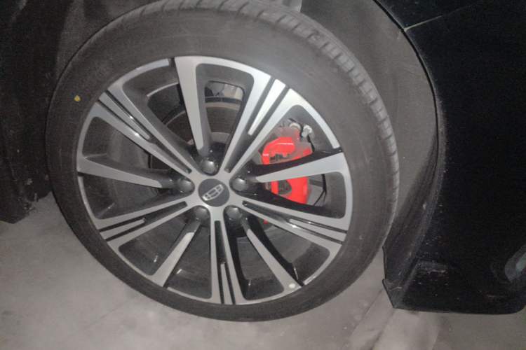 Used Geely Auto Preface 2026 Model Oriental Yao 2.0TD Xiaohan Edition Right Front Wheel Hub