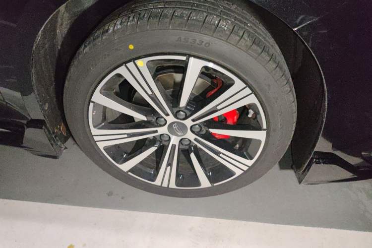 Used Geely Auto Preface 2026 Model Oriental Yao 1.5TD Kunlun Edition Right Front Wheel Hub