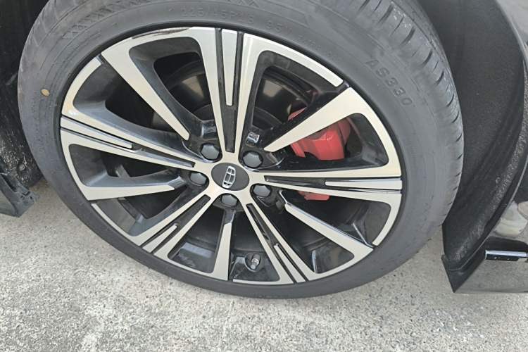 Used Geely Auto Preface 2026 Model Oriental Yao 1.5TD Kunlun Edition Right Front Wheel Hub