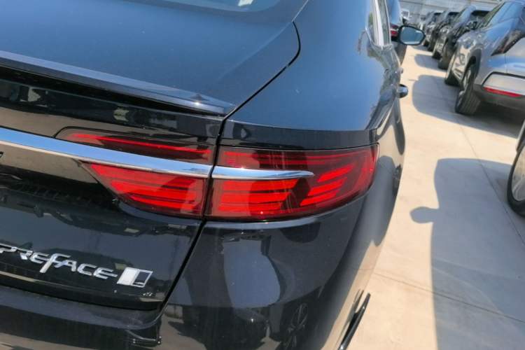 Used Geely Auto Preface 2026 Model Oriental Yao 1.5TD Kunlun Edition Right Rear Taillight