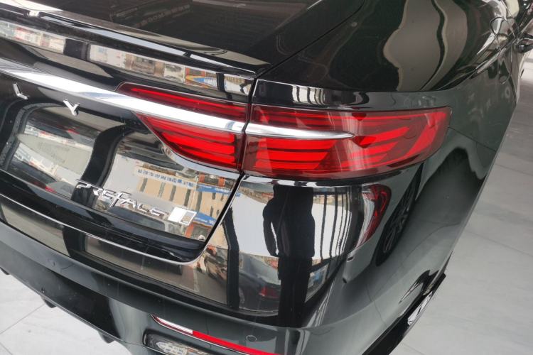 Used Geely Auto Preface 2026 Model Oriental Yao 1.5TD Kunlun Edition Right Rear Taillight