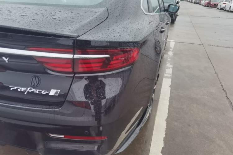 Used Geely Auto Preface 2026 Model Oriental Yao 1.5TD Kunlun Edition Right Rear Taillight