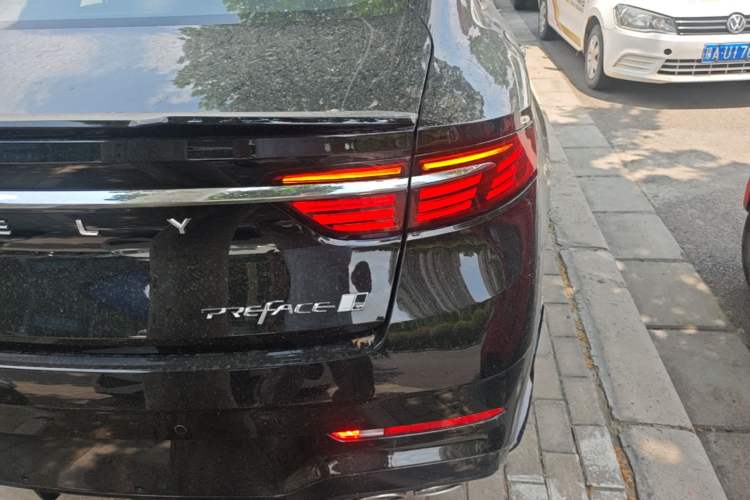 Used Geely Auto Preface 2026 Model Oriental Yao 1.5TD Kunlun Edition Right Rear Taillight