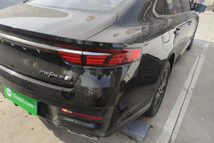 Used Geely Auto Preface 2026 Model Oriental Yao 1.5TD Fuyao Edition Right Rear Taillight
