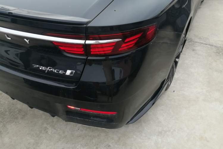 Used Geely Auto Preface 2026 Model Oriental Yao 1.5TD Kunlun Edition Right Rear Taillight