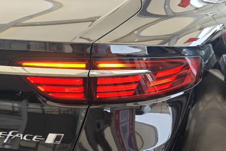 Used Geely Auto Preface 2026 Model Oriental Yao 1.5TD Fuyao Edition Right Rear Taillight