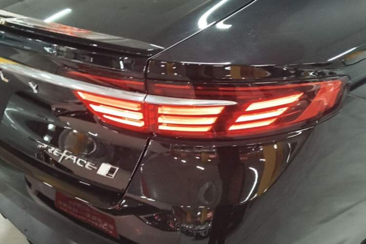 Used Geely Auto Preface 2026 Model Oriental Yao 1.5TD Kunlun Edition Right Rear Taillight