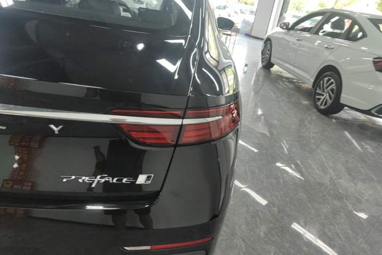 Used Geely Auto Preface 2026 Model Oriental Yao 1.5TD Fuyao Edition Right Rear Taillight