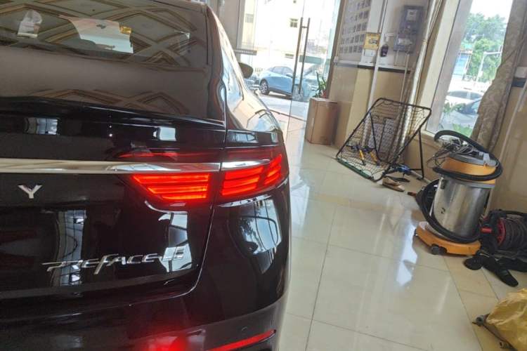 Used Geely Auto Preface 2026 Model Oriental Yao 1.5TD Kunlun Edition Right Rear Taillight