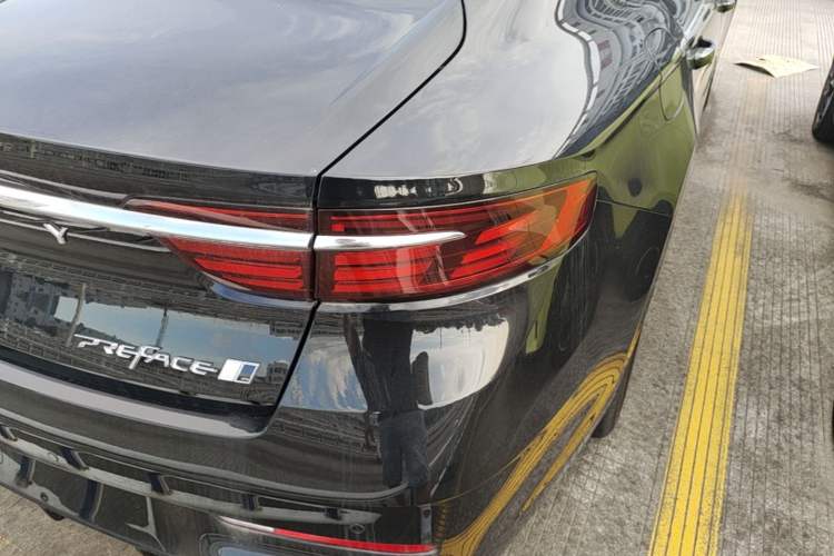 Used Geely Auto Preface 2026 Model Oriental Yao 1.5TD Fuyao Edition Right Rear Taillight