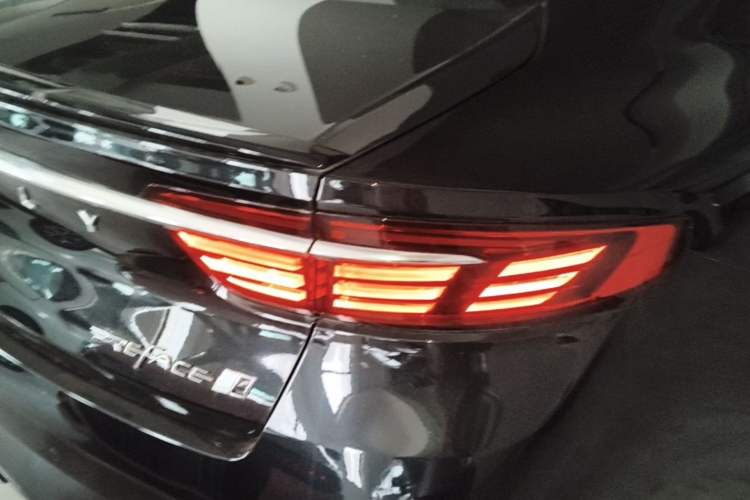 Used Geely Auto Preface 2026 Model Oriental Yao 1.5TD Kunlun Edition Right Rear Taillight