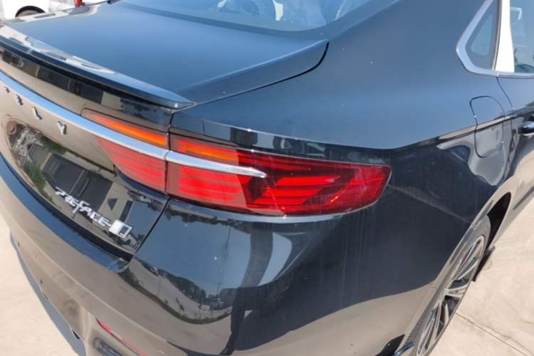 Used Geely Auto Preface 2026 Model Oriental Yao 1.5TD Kunlun Edition Right Rear Taillight