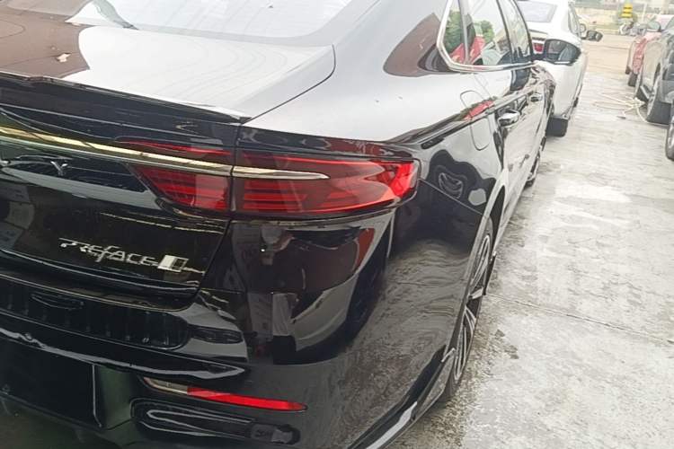 Used Geely Auto Preface 2026 Model Oriental Yao 1.5TD Kunlun Edition Right Rear Taillight