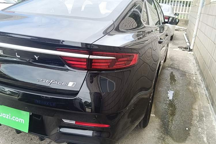 Used Geely Auto Preface 2026 Model Oriental Yao 1.5TD Fuyao Edition Right Rear Taillight