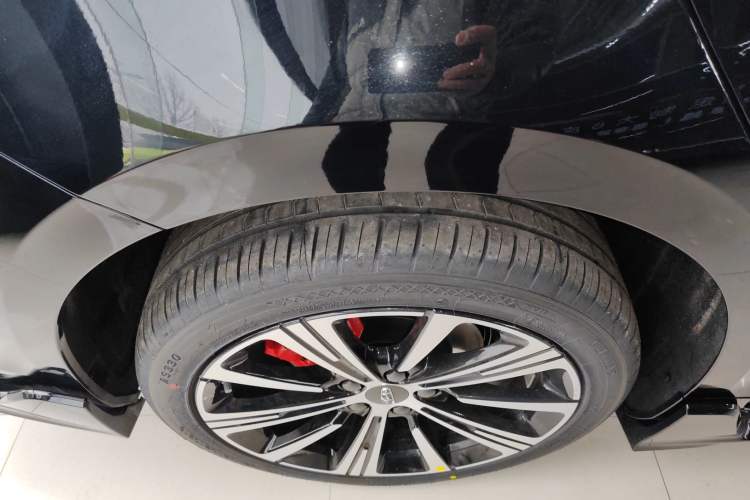 Used Geely Auto Preface 2026 Model Oriental Yao 1.5TD Kunlun Edition Right Rear Wheel Hub