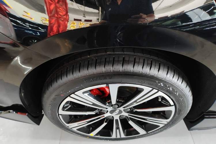 Used Geely Auto Preface 2026 Model Oriental Yao 1.5TD Kunlun Edition Right Rear Wheel Hub