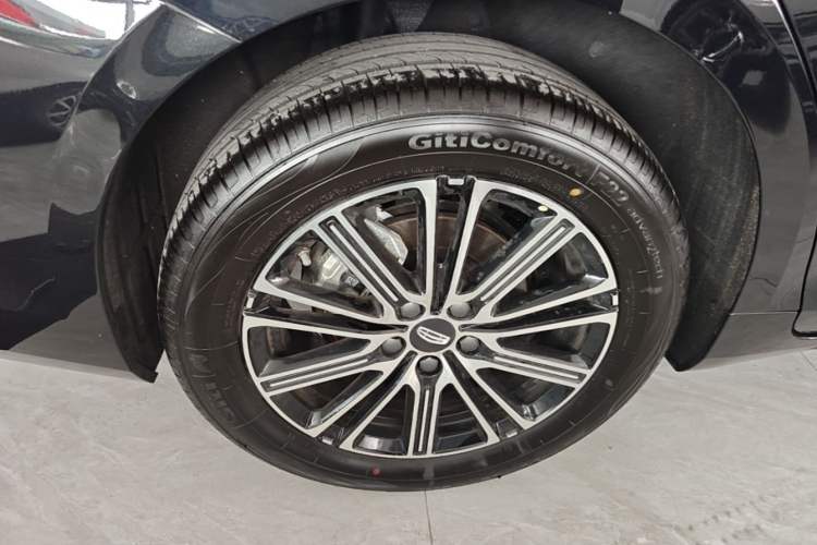Used Geely Auto Preface 2026 Model Oriental Yao 1.5TD Fuyao Edition Right Rear Wheel Hub