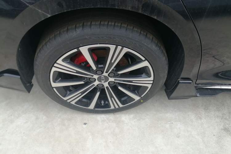 Used Geely Auto Preface 2026 Model Oriental Yao 1.5TD Kunlun Edition Right Rear Wheel Hub