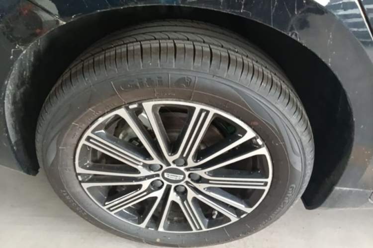 Used Geely Auto Preface 2026 Model Oriental Yao 1.5TD Fuyao Edition Right Rear Wheel Hub