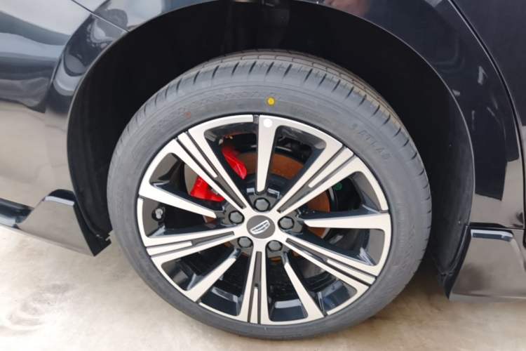 Used Geely Auto Preface 2026 Model Oriental Yao 1.5TD Kunlun Edition Right Rear Wheel Hub