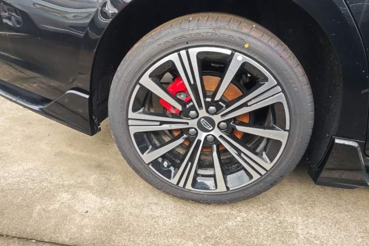 Used Geely Auto Preface 2026 Model Oriental Yao 2.0TD Xiaohan Edition Right Rear Wheel Hub