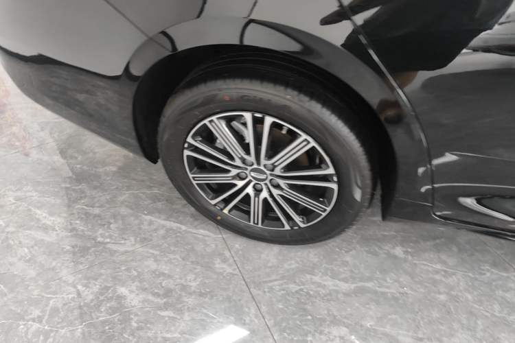 Used Geely Auto Preface 2026 Model Oriental Yao 1.5TD Fuyao Edition Right Rear Wheel Hub