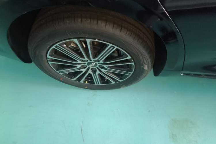 Used Geely Auto Preface 2026 Model Oriental Yao 1.5TD Fuyao Edition Right Rear Wheel Hub