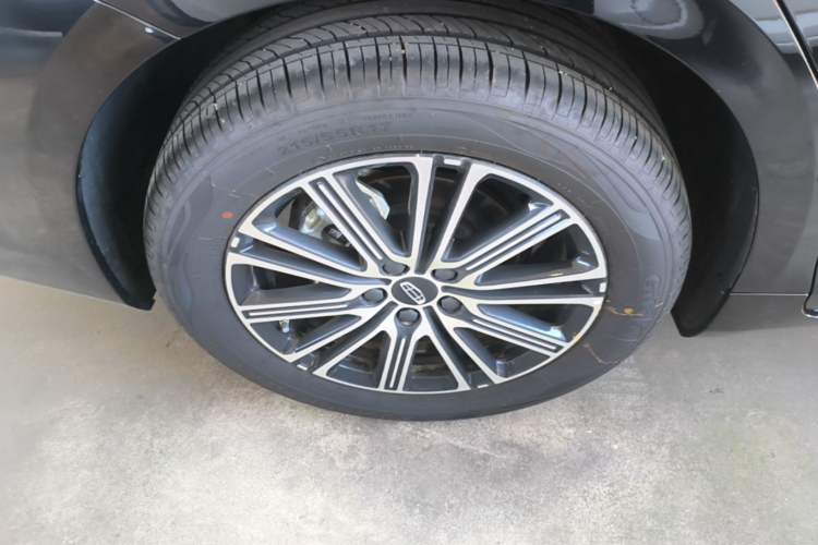Used Geely Auto Preface 2026 Model Oriental Yao 1.5TD Fuyao Edition Right Rear Wheel Hub