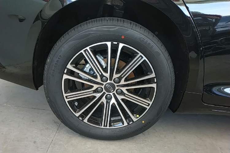 Used Geely Auto Preface 2026 Model Oriental Yao 1.5TD Fuyao Edition Right Rear Wheel Hub