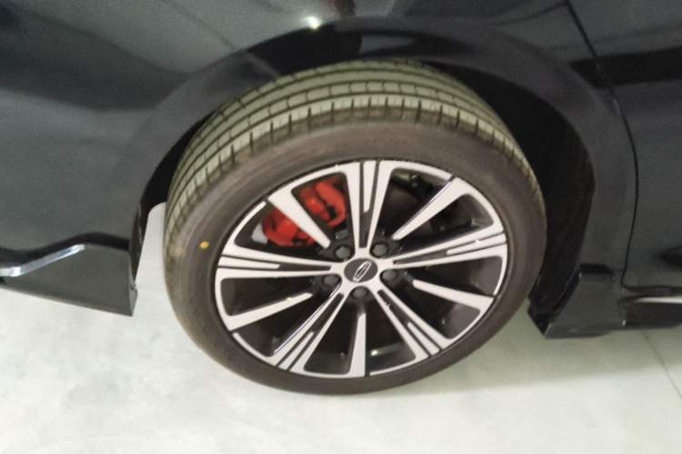 Used Geely Auto Preface 2026 Model Oriental Yao 1.5TD Kunlun Edition Right Rear Wheel Hub