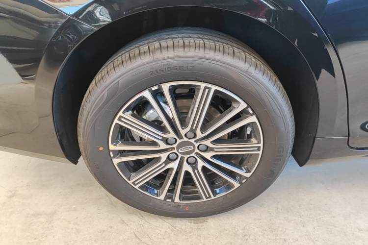 Used Geely Auto Preface 2026 Model Oriental Yao 1.5TD Fuyao Edition Right Rear Wheel Hub