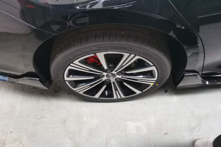 Used Geely Auto Preface 2026 Model Oriental Yao 1.5TD Kunlun Edition Right Rear Wheel Hub