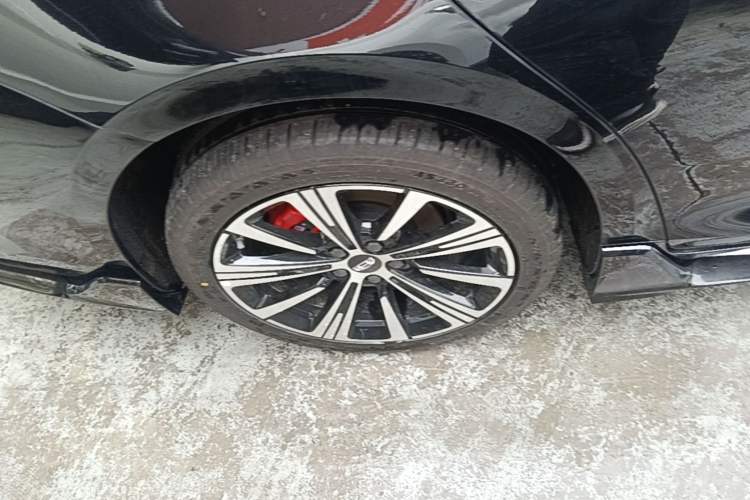 Used Geely Auto Preface 2026 Model Oriental Yao 1.5TD Kunlun Edition Right Rear Wheel Hub